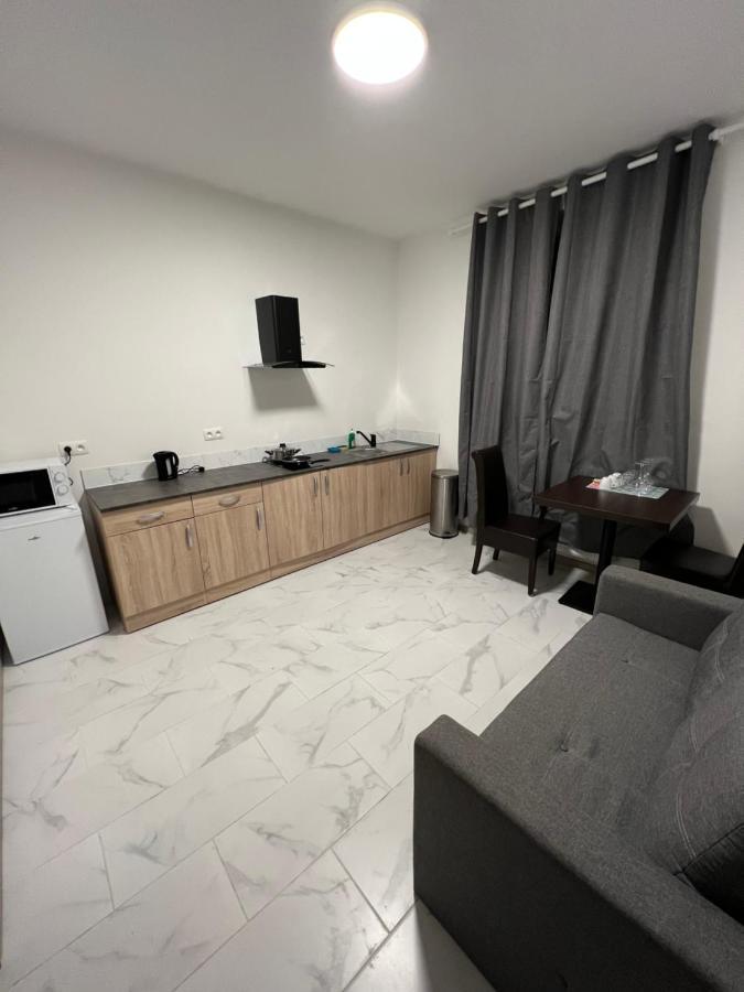 Riverbank Guest House นามูร์ ภายนอก รูปภาพ